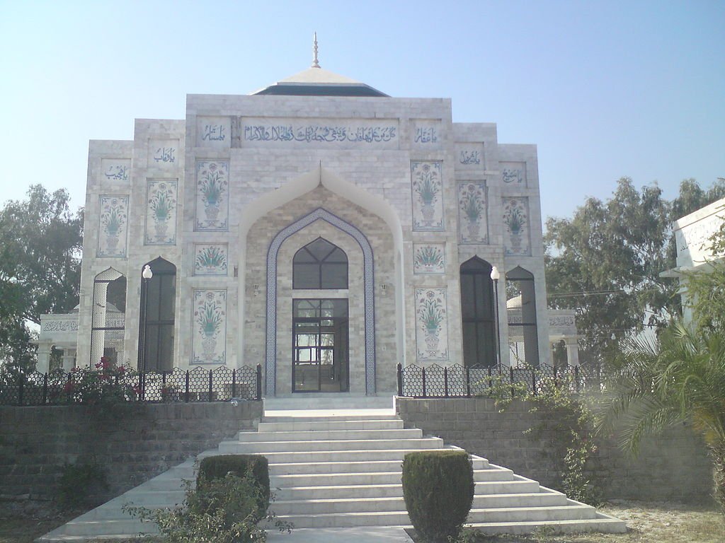 मोहम्मद गौरी जीवन परिचय Muhammad Ghori (death Father name history) biography in Hindi 5 Tomb_of_Muhammad_of_Ghori