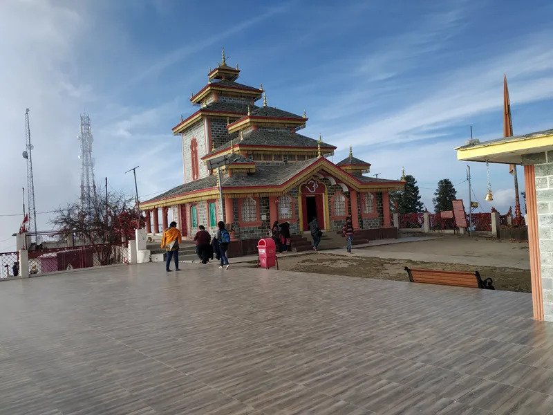 उत्तराखंड के प्रसिद्ध तीर्थ स्थल और उनकी यात्रा – Top Religious Places in Uttarakhand in Hindi 5 surkanda devi temple उत्तराखंड के प्रसिद्ध तीर्थ स्थल
