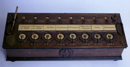 कंप्यूटर क्या है – विशेषताएं, परिभाषा, कार्य, प्रकार और उपयोगिता 6 Arithmetic-Machine-The-Pascaline-French-Blaise-Pascal computer