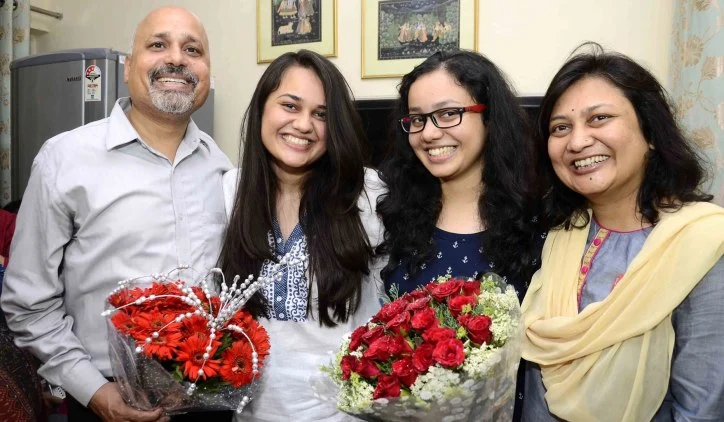आईएएस टीना डाबी का जीवन परिचय | IAS Tina Dabi Biography in Hindi 4 tina dabi family photo